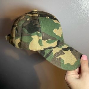 Camo hat !